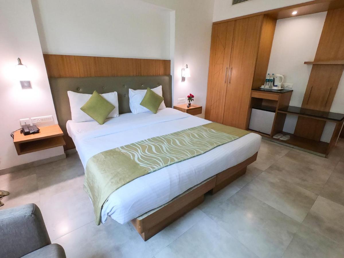 The Verda Saffron Hotel Mangalore Bagian luar foto