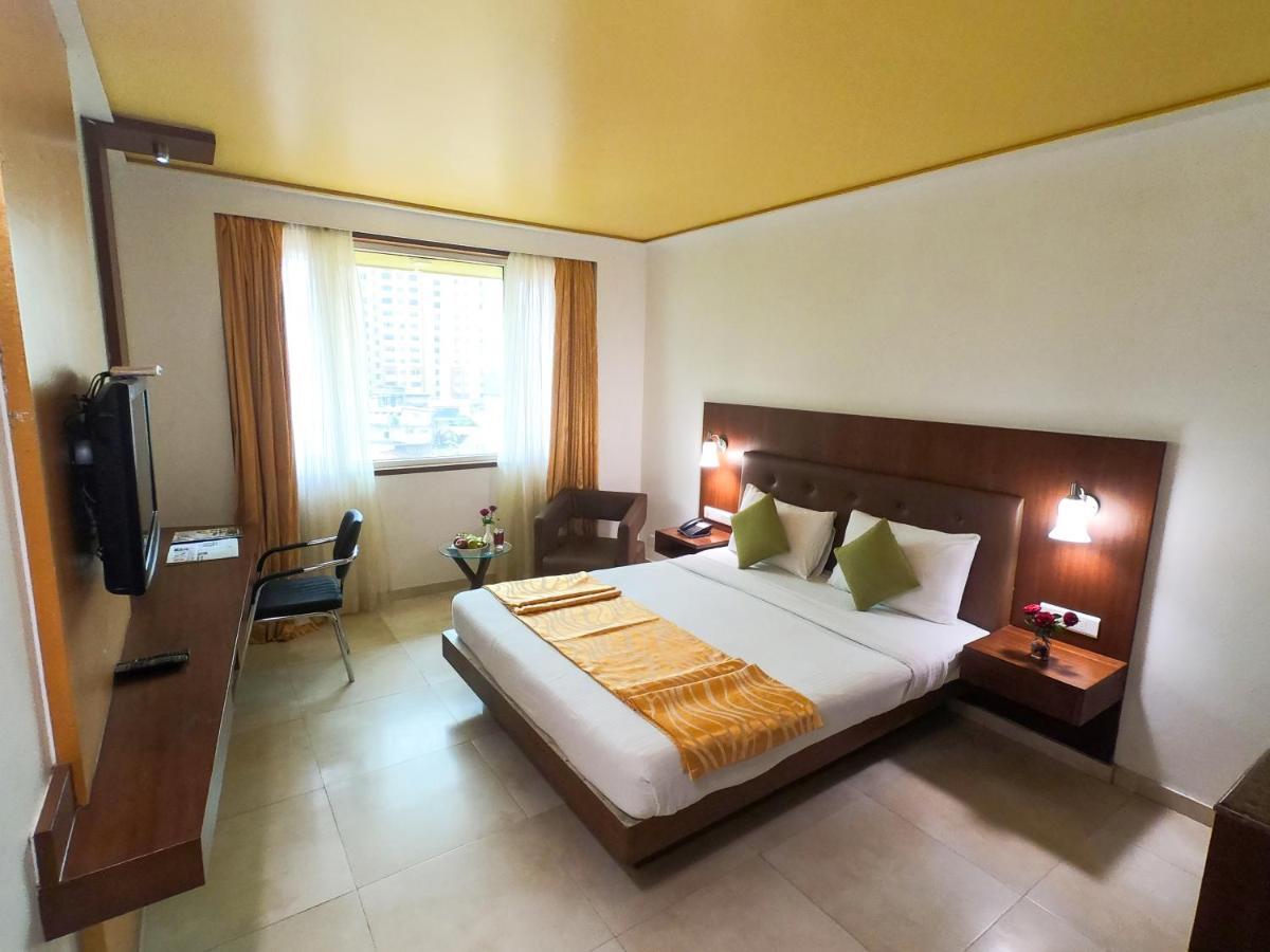 The Verda Saffron Hotel Mangalore Bagian luar foto