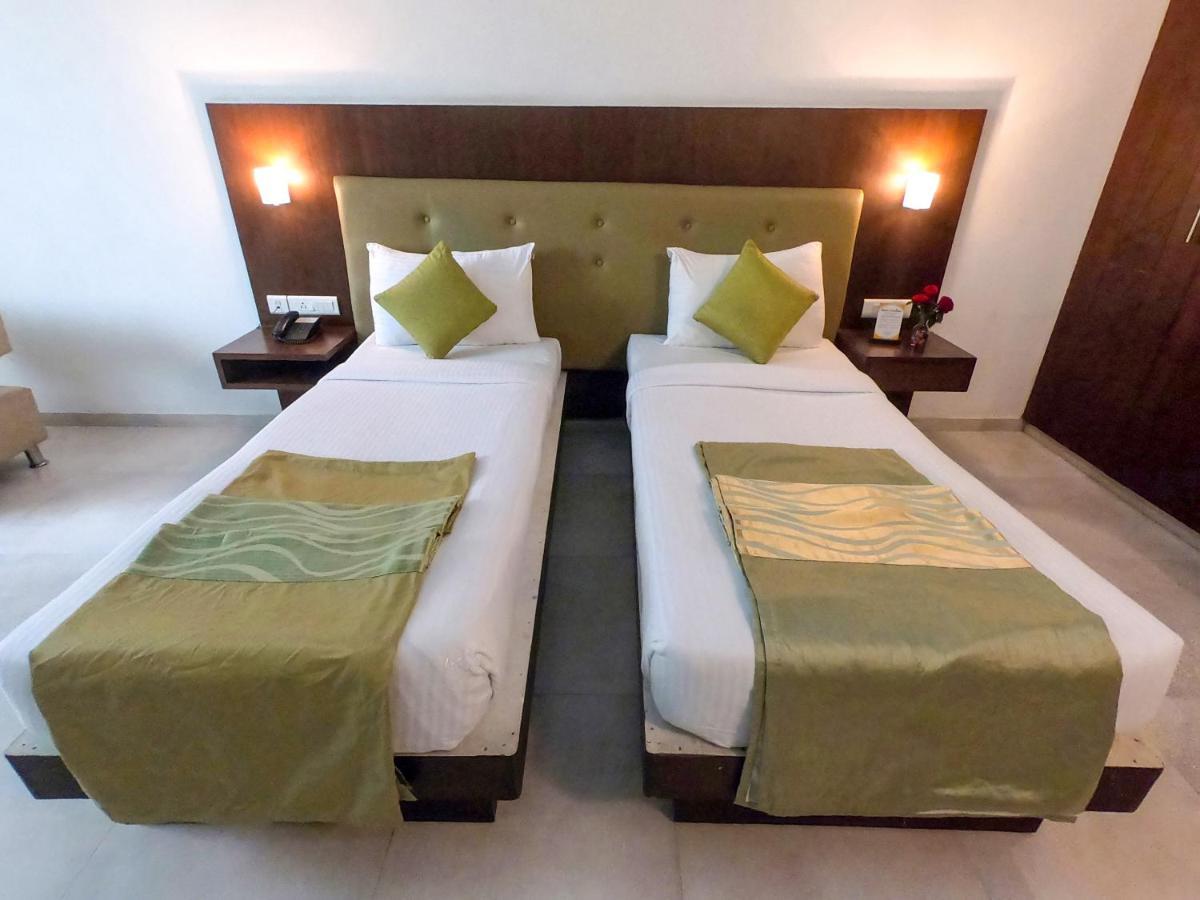 The Verda Saffron Hotel Mangalore Bagian luar foto