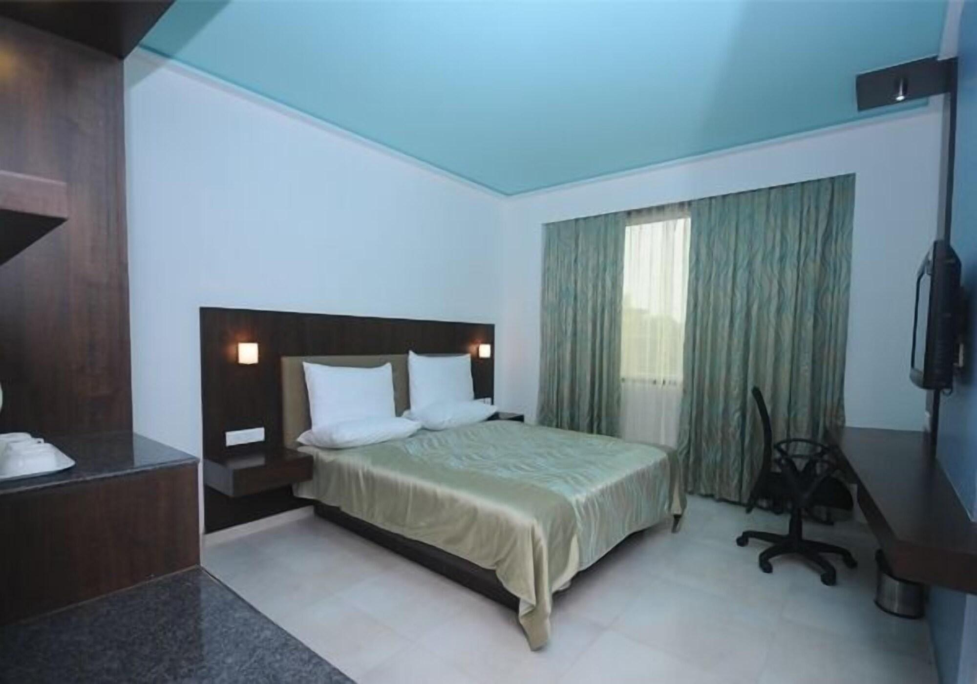 The Verda Saffron Hotel Mangalore Bagian luar foto