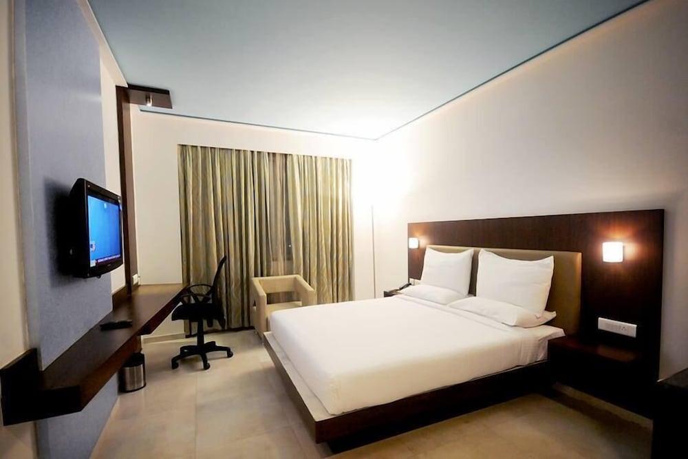 The Verda Saffron Hotel Mangalore Bagian luar foto