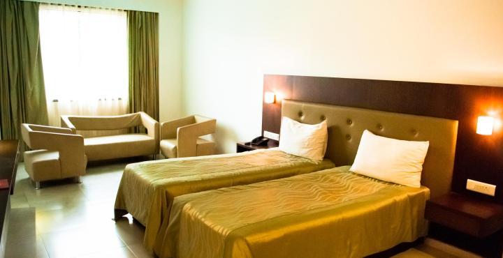 The Verda Saffron Hotel Mangalore Bagian luar foto
