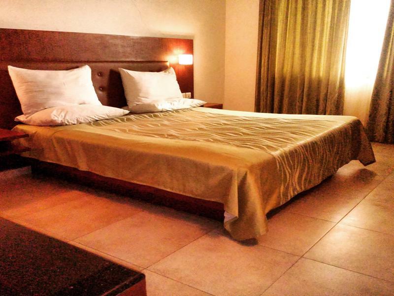 The Verda Saffron Hotel Mangalore Bagian luar foto