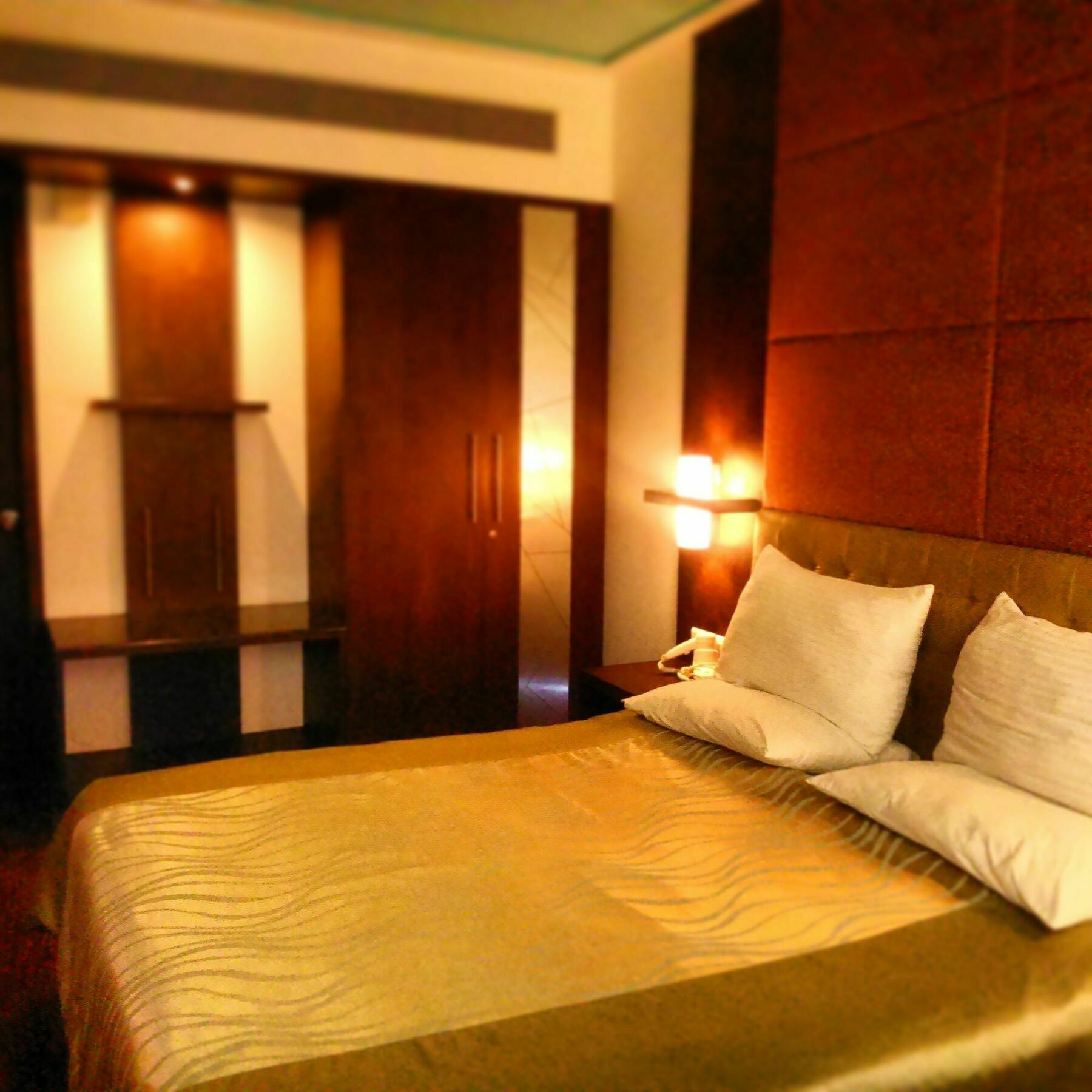 The Verda Saffron Hotel Mangalore Bagian luar foto